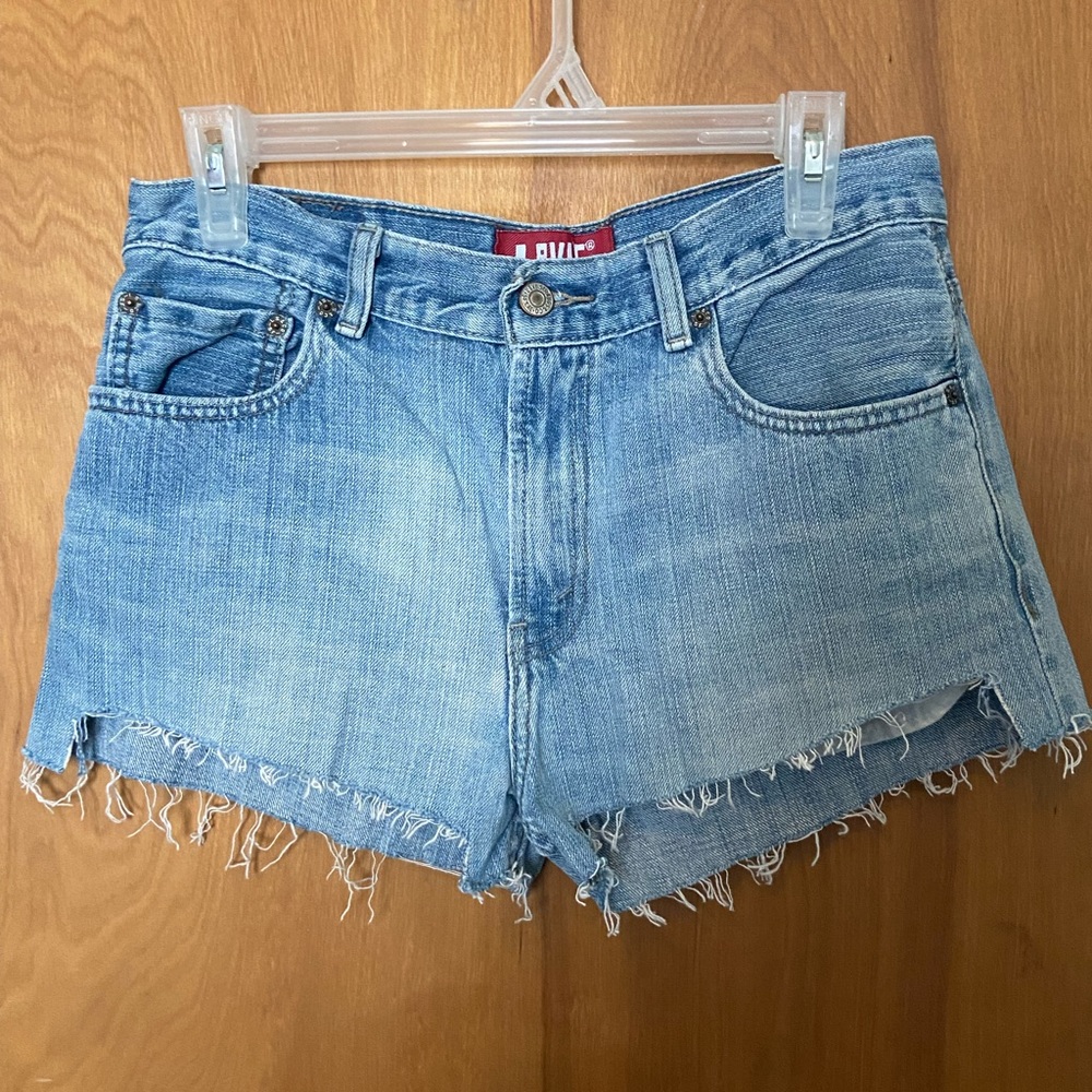 Levi’s Cut Off Shorts